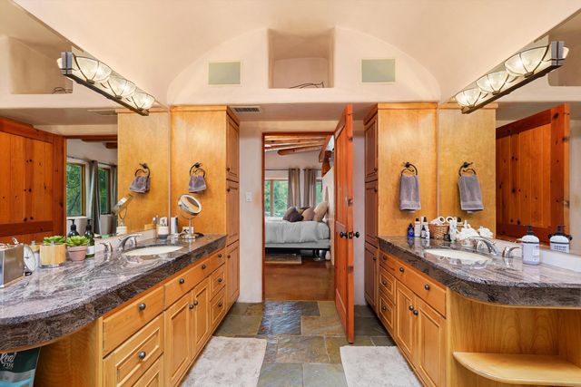 11 Koontz Road, Corrales, NM 87048