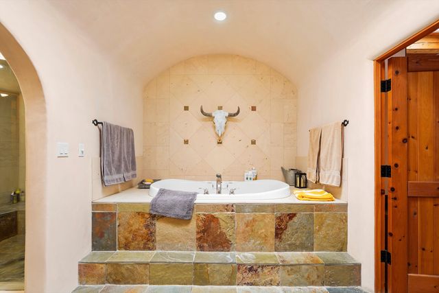 11 Koontz Road, Corrales, NM 87048