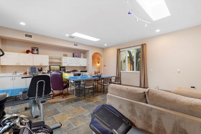 11 Koontz Road, Corrales, NM 87048