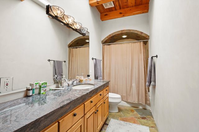 11 Koontz Road, Corrales, NM 87048