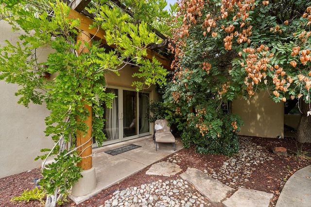 11 Koontz Road, Corrales, NM 87048