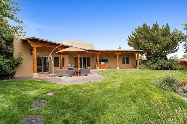 11 Koontz Road, Corrales, NM 87048