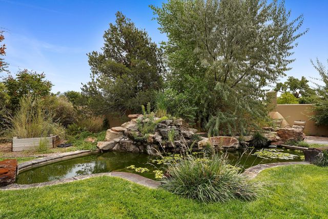 11 Koontz Road, Corrales, NM 87048