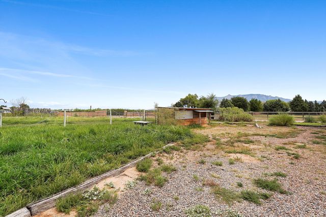 11 Koontz Road, Corrales, NM 87048