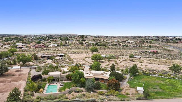 11 Koontz Road, Corrales, NM 87048