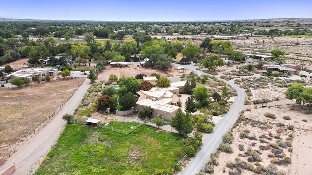 11 Koontz Road, Corrales, NM 87048