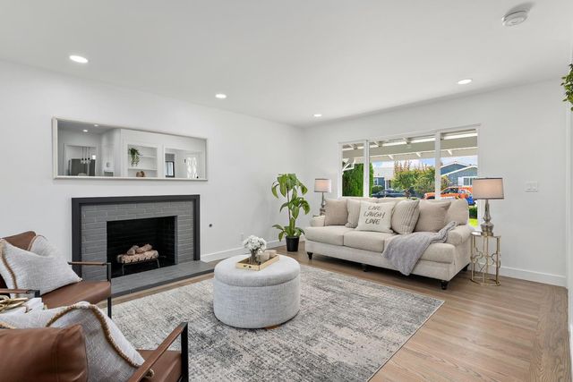 1203 Annapolis Drive, San Mateo, CA 94403