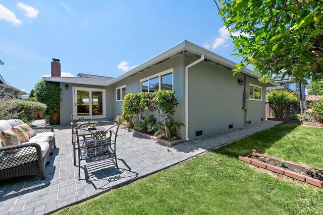 1203 Annapolis Drive, San Mateo, CA 94403