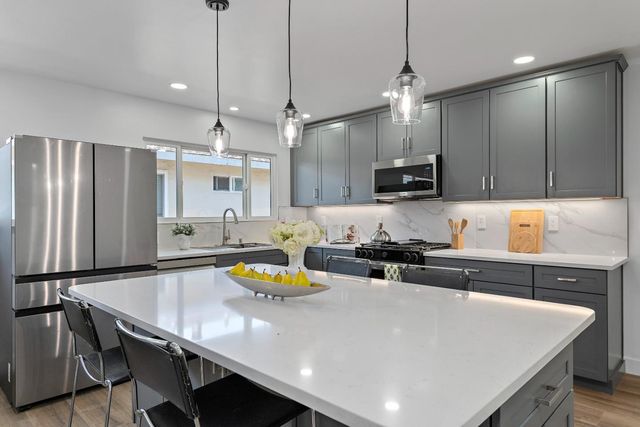 1203 Annapolis Drive, San Mateo, CA 94403