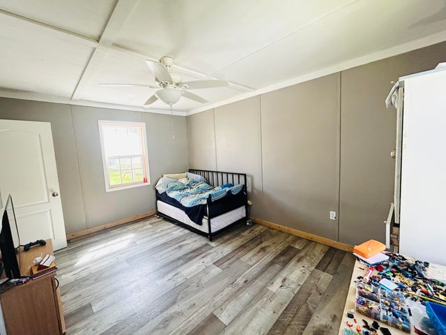 1831 Fishtrap Road, Manchester, KY 40962