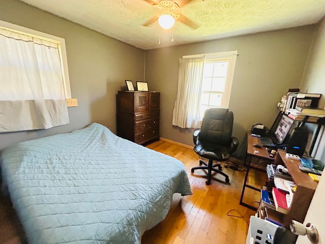 1831 Fishtrap Road, Manchester, KY 40962