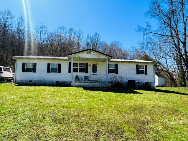 1831 Fishtrap Road, Manchester, KY 40962
