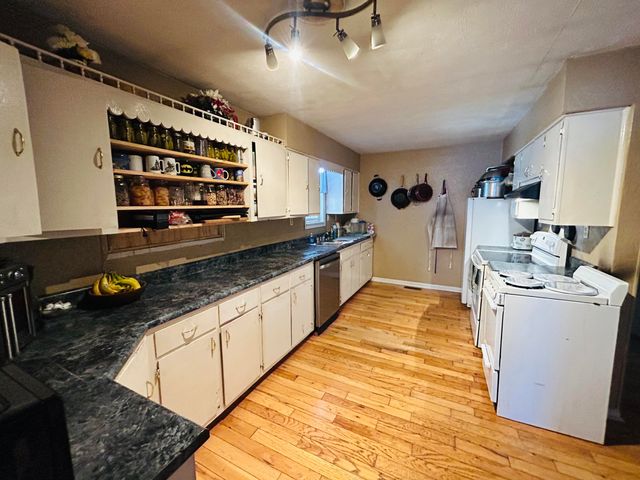 1831 Fishtrap Road, Manchester, KY 40962