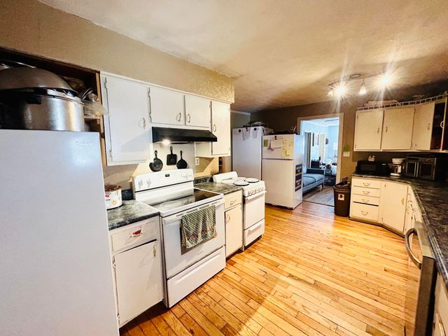 1831 Fishtrap Road, Manchester, KY 40962