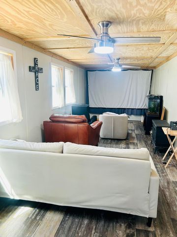 1831 Fishtrap Road, Manchester, KY 40962