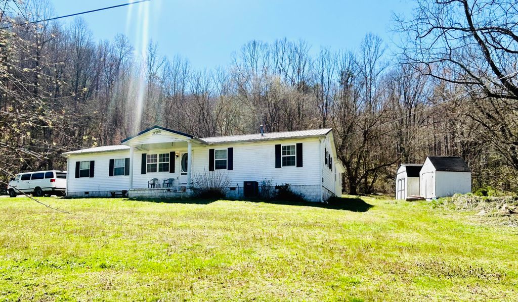1831 Fishtrap Road, Manchester, KY 40962