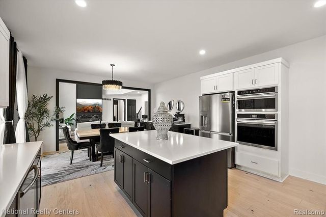 1283 Bloomingdale Drive, Troy, MI 48085