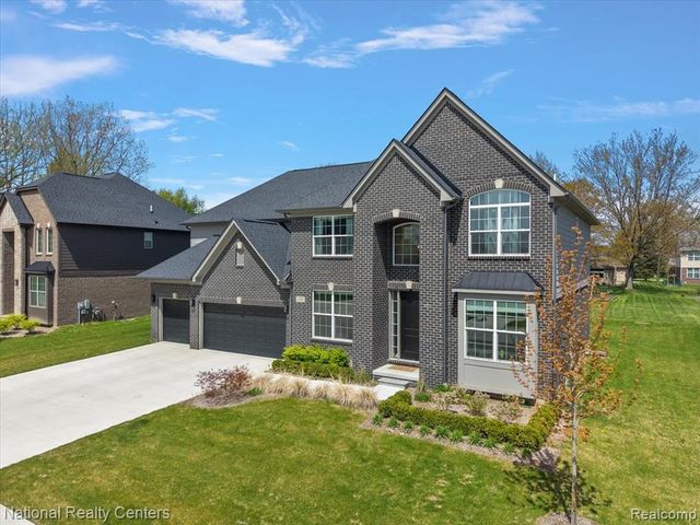 1283 Bloomingdale Drive, Troy, MI 48085
