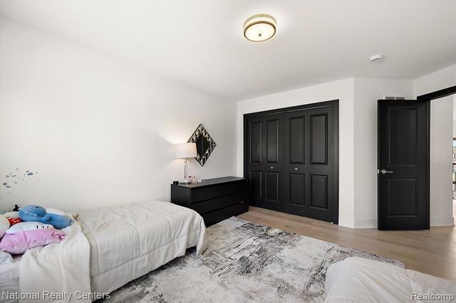 1283 Bloomingdale Drive, Troy, MI 48085