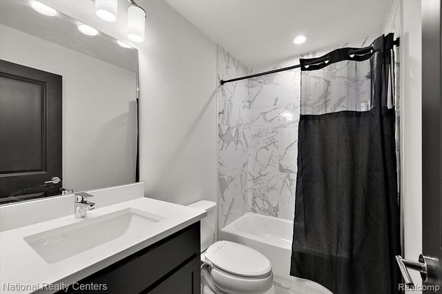 1283 Bloomingdale Drive, Troy, MI 48085