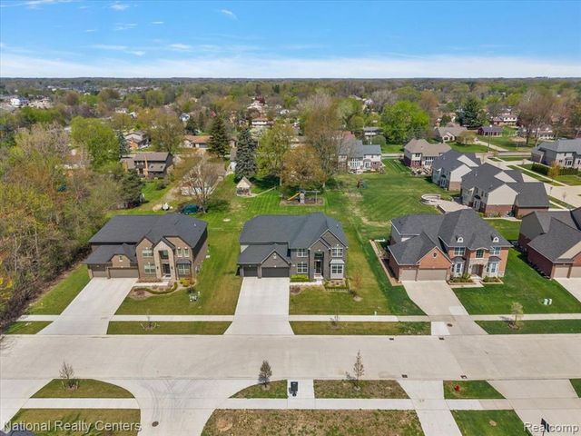 1283 Bloomingdale Drive, Troy, MI 48085