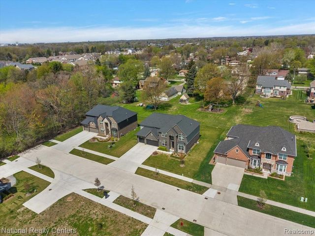 1283 Bloomingdale Drive, Troy, MI 48085
