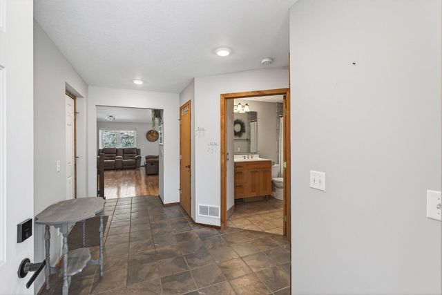 13593 Embry Way, Apple Valley, MN 55124