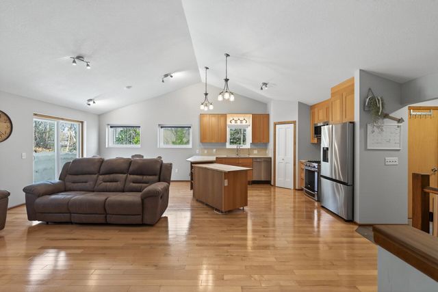 13593 Embry Way, Apple Valley, MN 55124