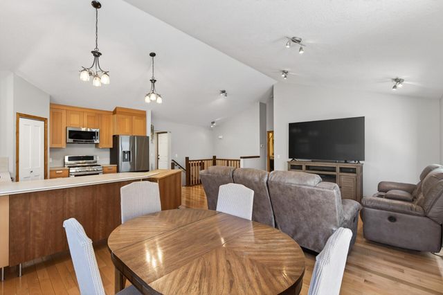 13593 Embry Way, Apple Valley, MN 55124