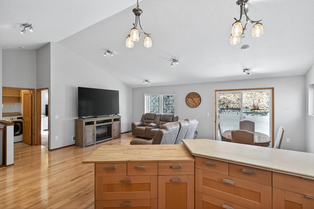 13593 Embry Way, Apple Valley, MN 55124