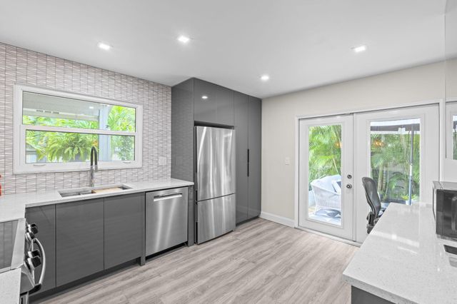 2474 Bedford Mews Drive, Wellington, FL 33414