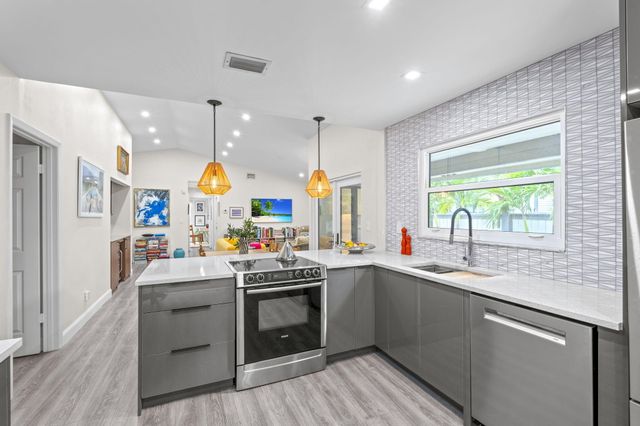 2474 Bedford Mews Drive, Wellington, FL 33414