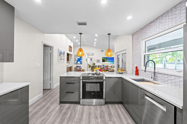 2474 Bedford Mews Drive, Wellington, FL 33414