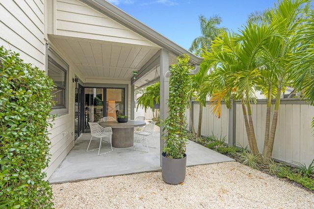 2474 Bedford Mews Drive, Wellington, FL 33414