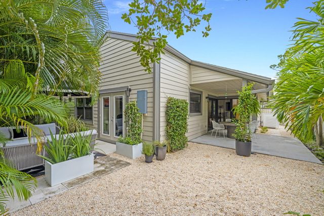 2474 Bedford Mews Drive, Wellington, FL 33414