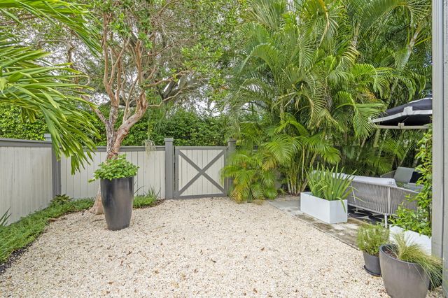 2474 Bedford Mews Drive, Wellington, FL 33414