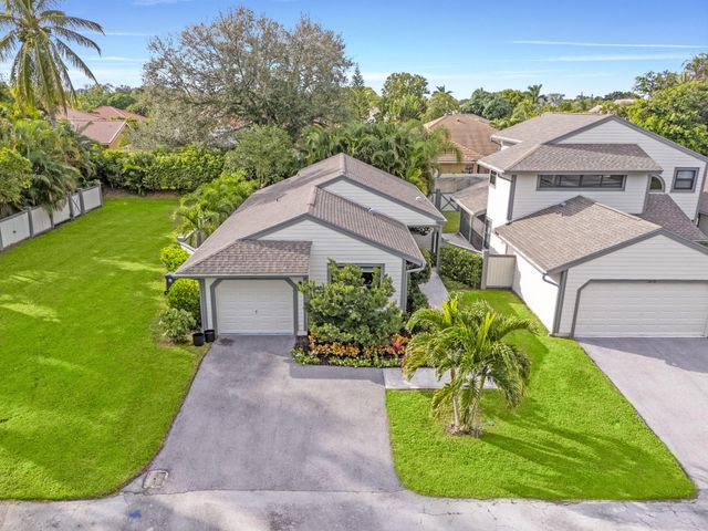 2474 Bedford Mews Drive, Wellington, FL 33414