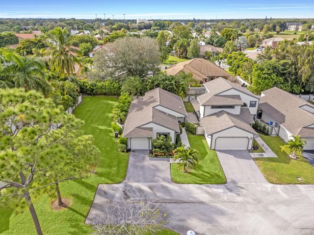 2474 Bedford Mews Drive, Wellington, FL 33414