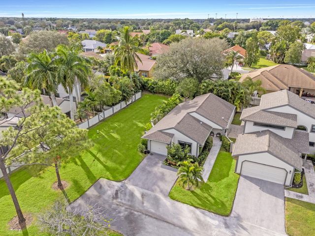 2474 Bedford Mews Drive, Wellington, FL 33414