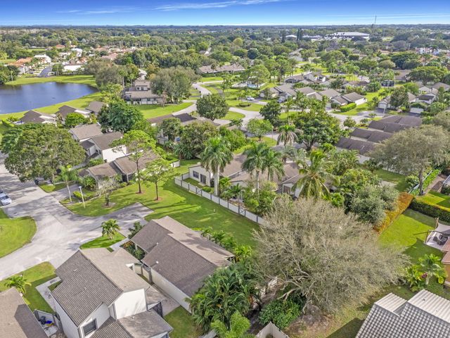 2474 Bedford Mews Drive, Wellington, FL 33414