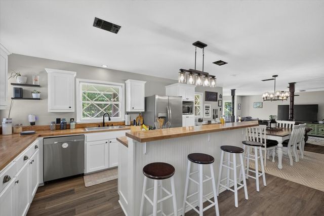 6008 County Road 907, Godley, TX 76044