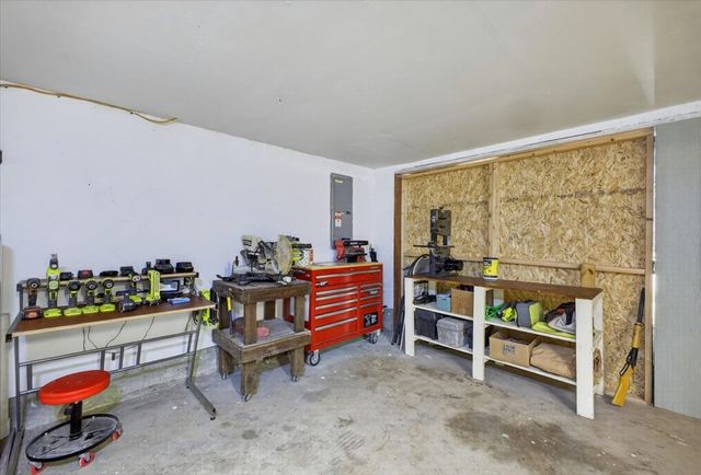 6008 County Road 907, Godley, TX 76044