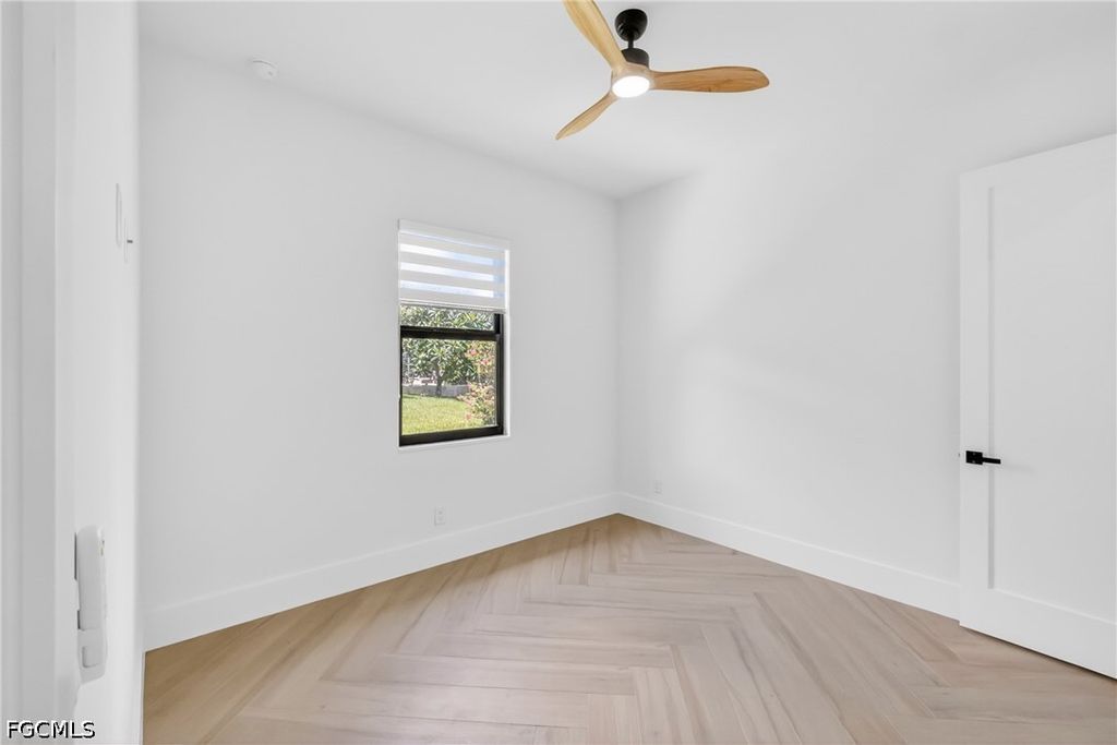 Image 23 of property listing at 2014 SW 8th PL, Cape Coral, FL 33991