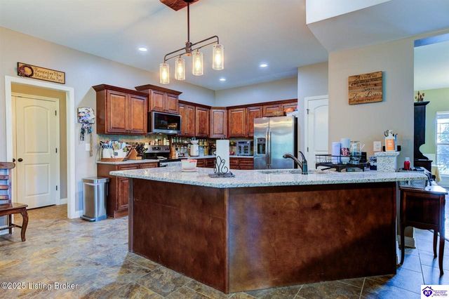 316 Merlot Court, Vine Grove, KY 40175