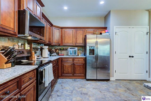 316 Merlot Court, Vine Grove, KY 40175