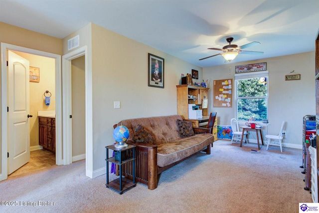 316 Merlot Court, Vine Grove, KY 40175