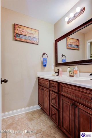 316 Merlot Court, Vine Grove, KY 40175