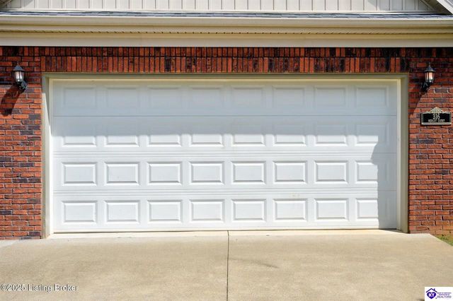 316 Merlot Court, Vine Grove, KY 40175
