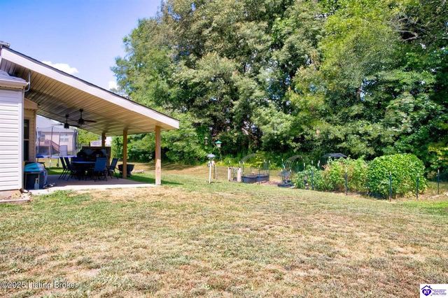 316 Merlot Court, Vine Grove, KY 40175