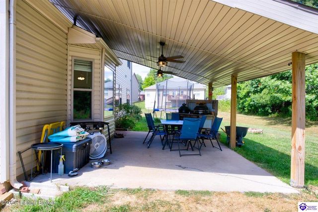 316 Merlot Court, Vine Grove, KY 40175